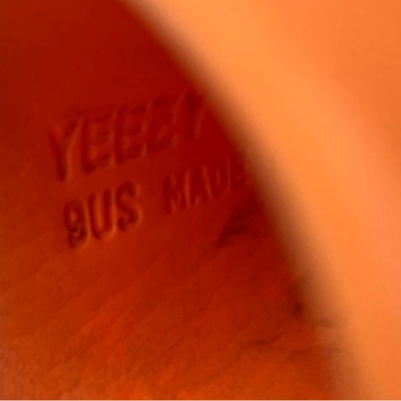 YEEZY ADIDAS SLIDES - Picture 6 of 6